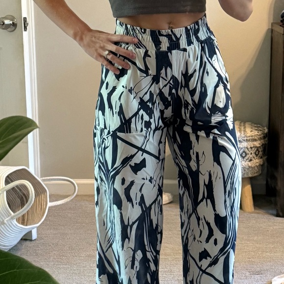 Lululemon swift wide leg mid rise pant ivory and blue size 2 - Picture 2 of 5